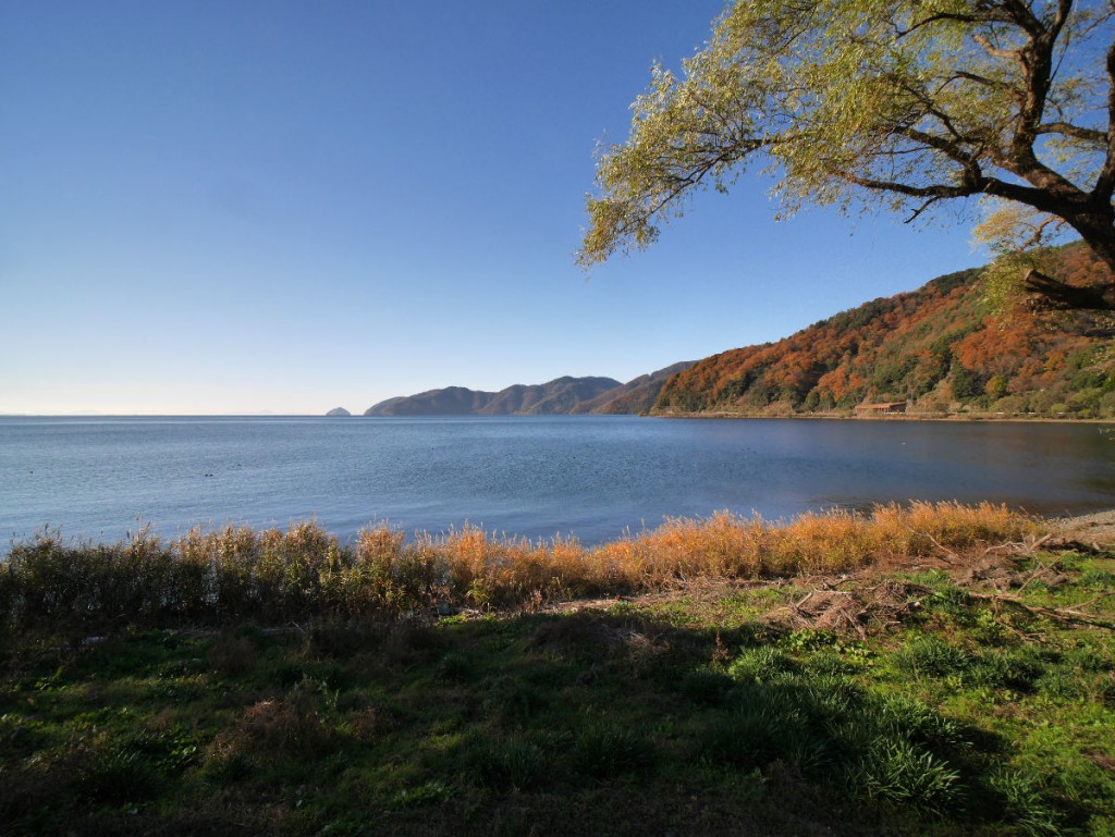 竹生島。しばらくはこのレンズで遊べそうです。 KOWA PROMINAR 8.5mm F2.8 DMC-GX7